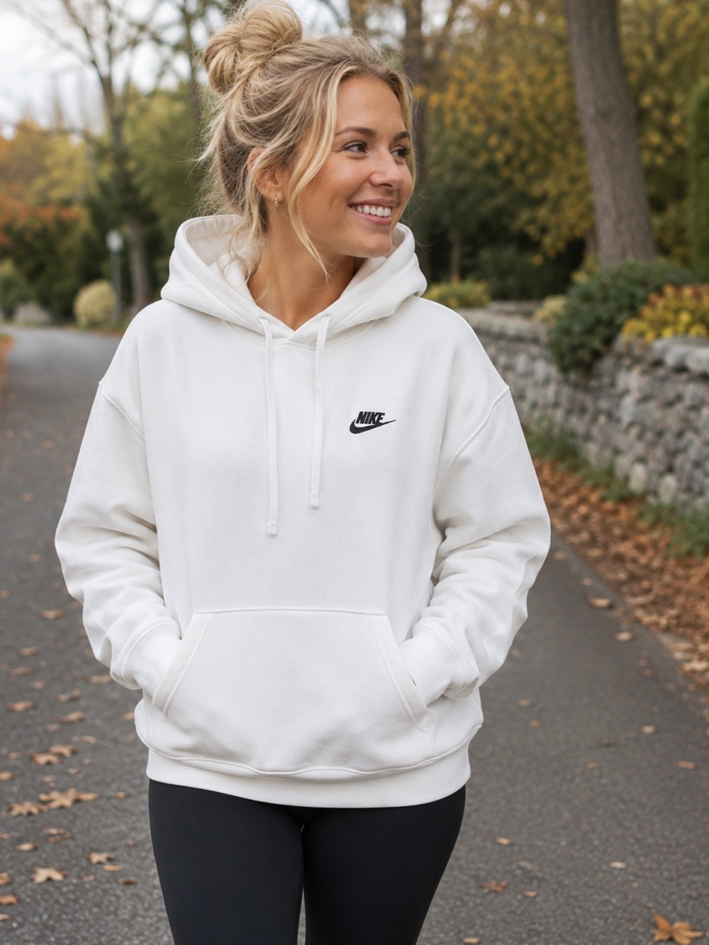 ✔️NIKE Sportswear Club Fleece Pullover Hoodie - White and Black - Medium
